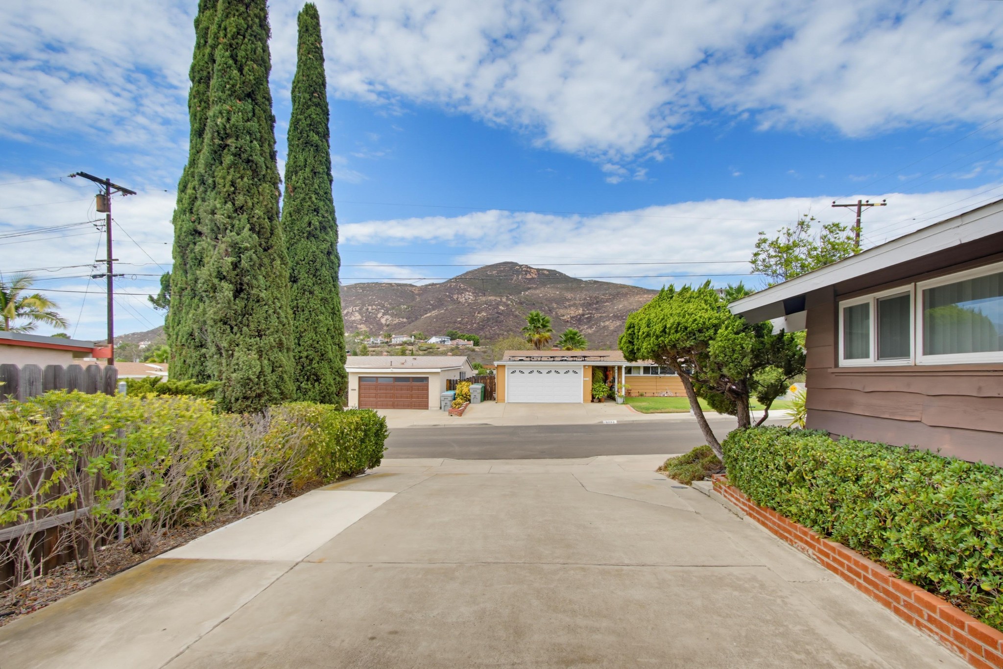 Virtual tour photo 7 of 69 for 6789 Renkrib Ave