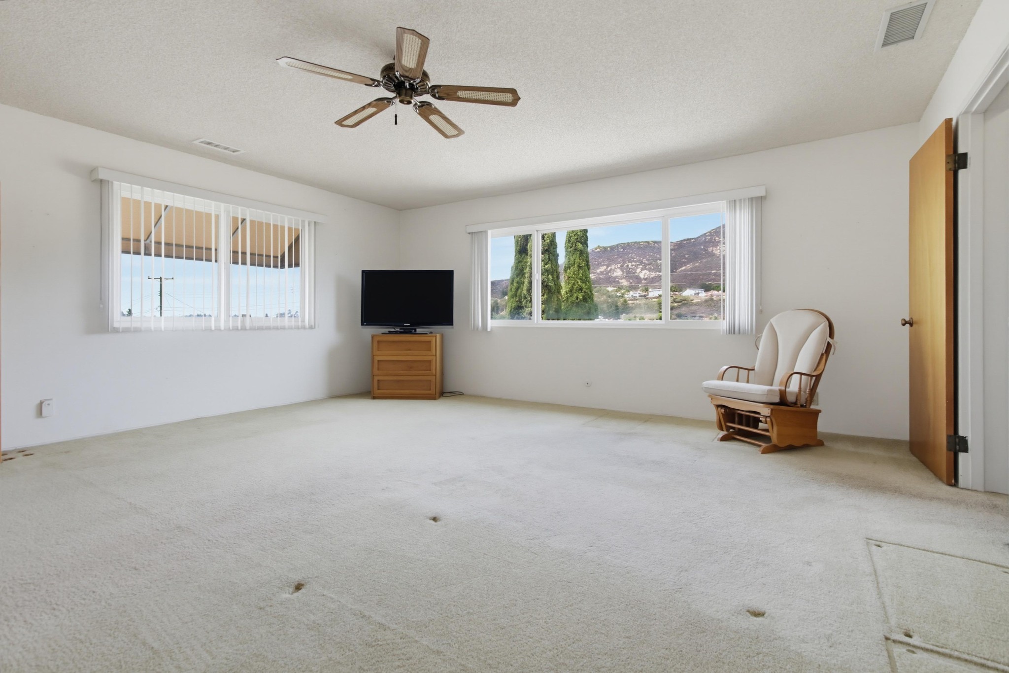 Virtual tour photo 31 of 69 for 6789 Renkrib Ave