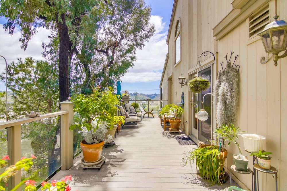 Virtual tour photo 7 of 78 for 6793 Fashion Hills Blvd