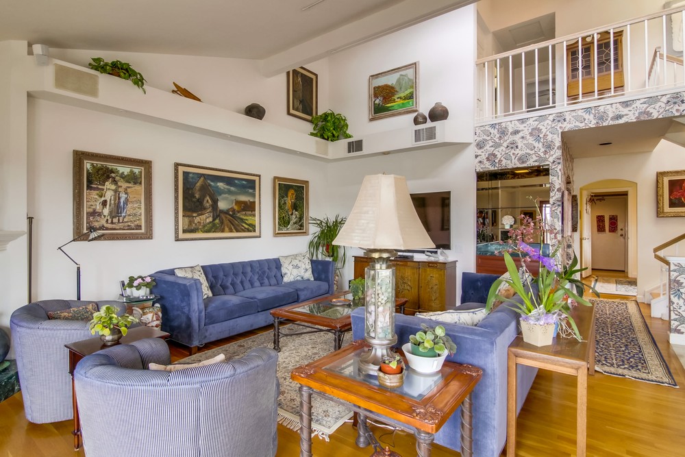Virtual tour photo 14 of 78 for 6793 Fashion Hills Blvd