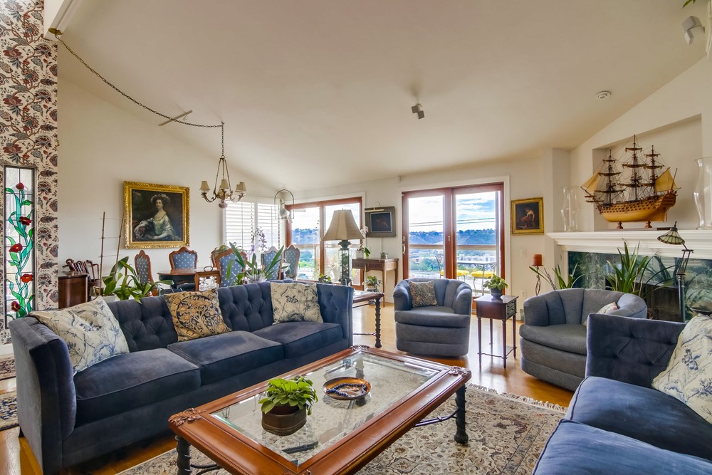Virtual tour photo 16 of 78 for 6793 Fashion Hills Blvd