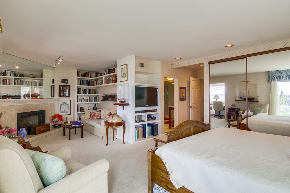 Virtual tour photo 44 of 78 for 6793 Fashion Hills Blvd