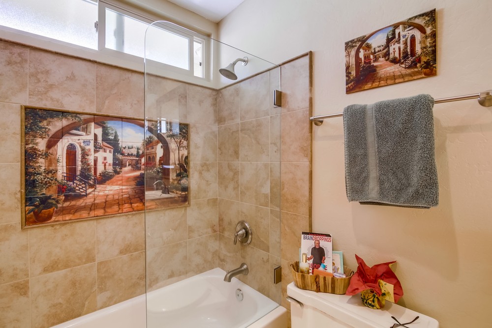 Virtual tour photo 34 of 45 for 6804 Hyde Park Dr