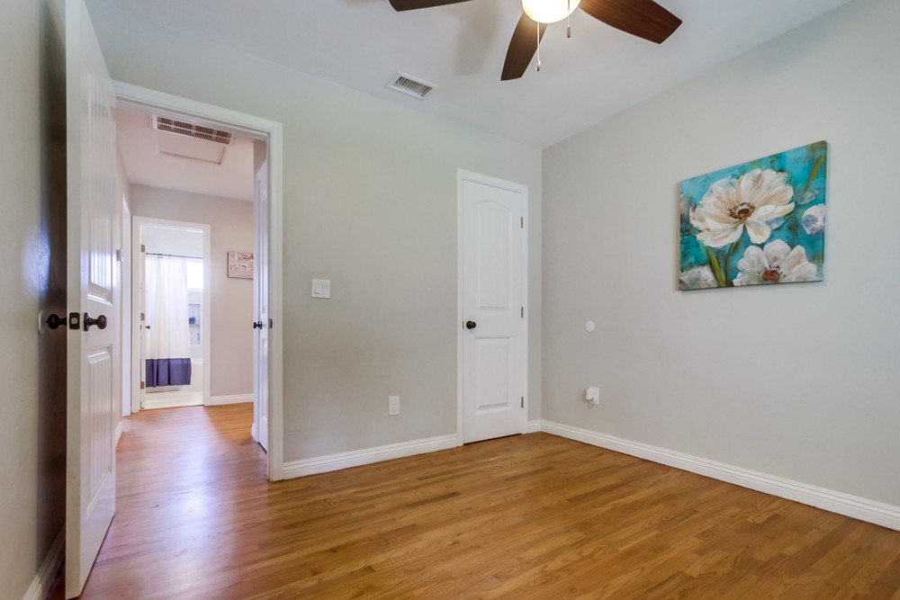Virtual tour photo 32 of 41 for 6815 Harvala St