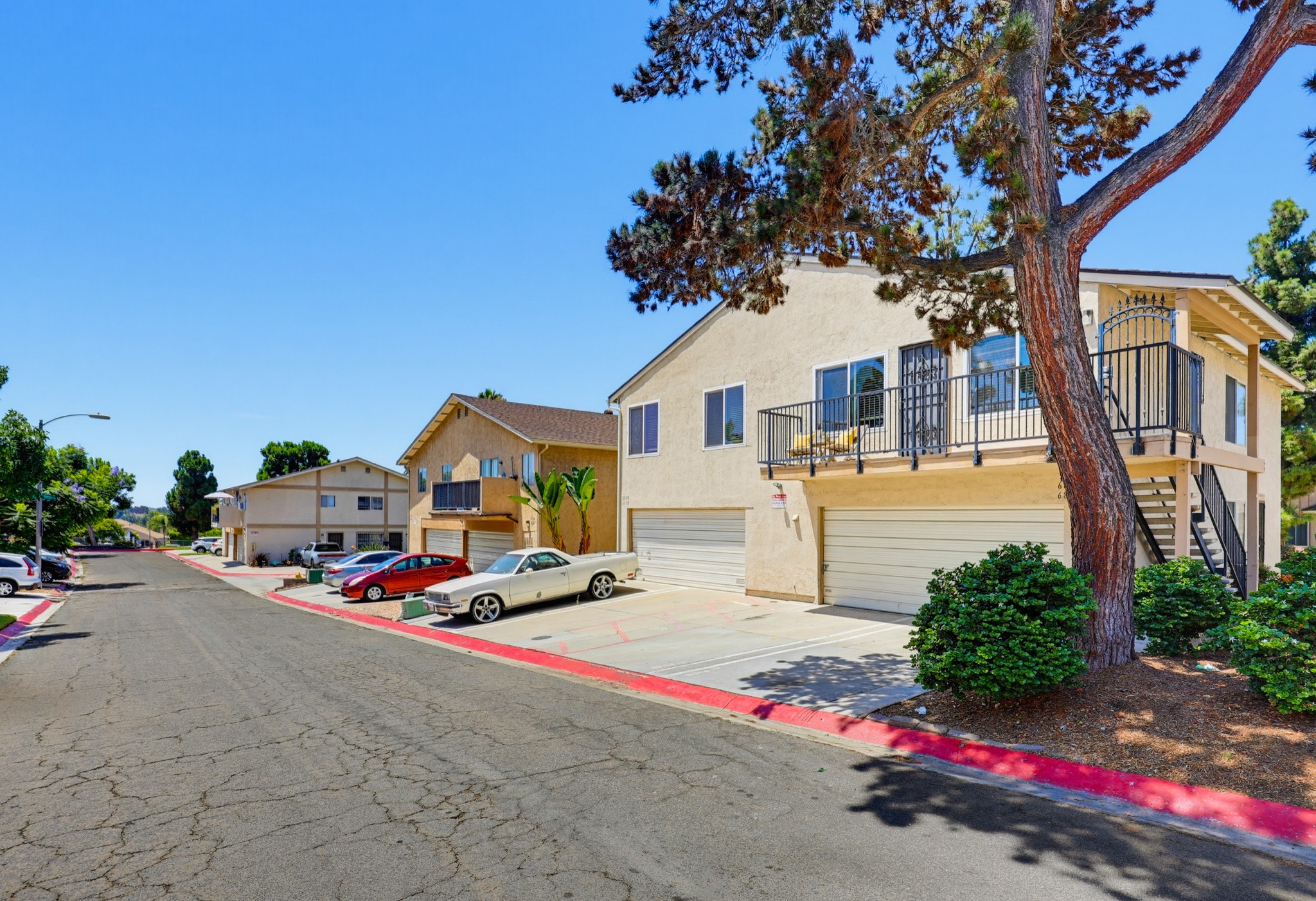 Virtual tour photo 3 of 48 for 6822 Camphor Ln