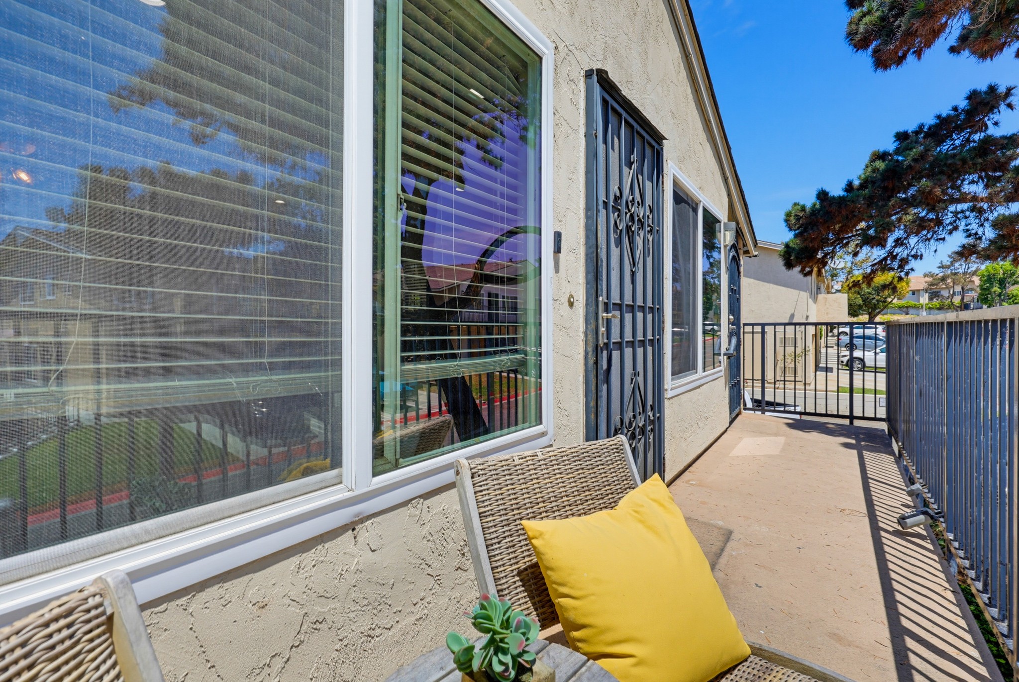 Virtual tour photo 10 of 48 for 6822 Camphor Ln