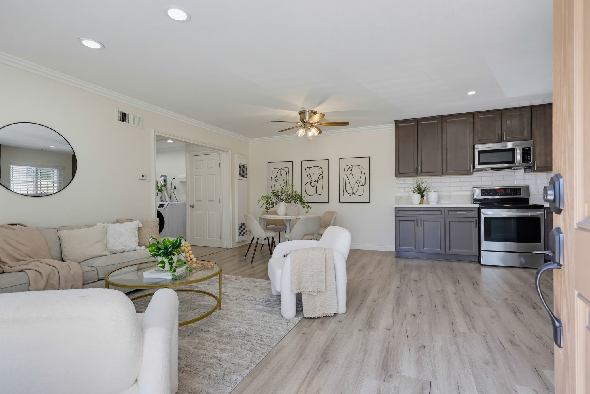 Virtual tour photo 11 of 48 for 6822 Camphor Ln