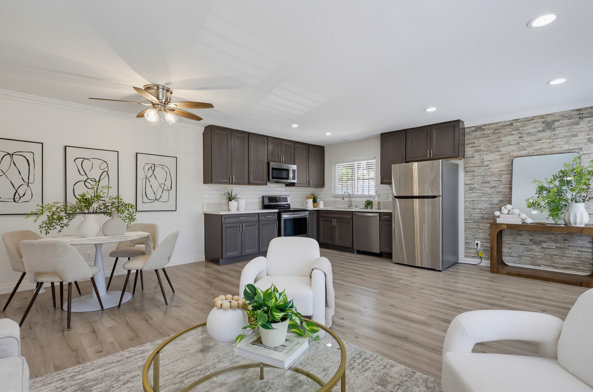 Virtual tour photo 13 of 48 for 6822 Camphor Ln