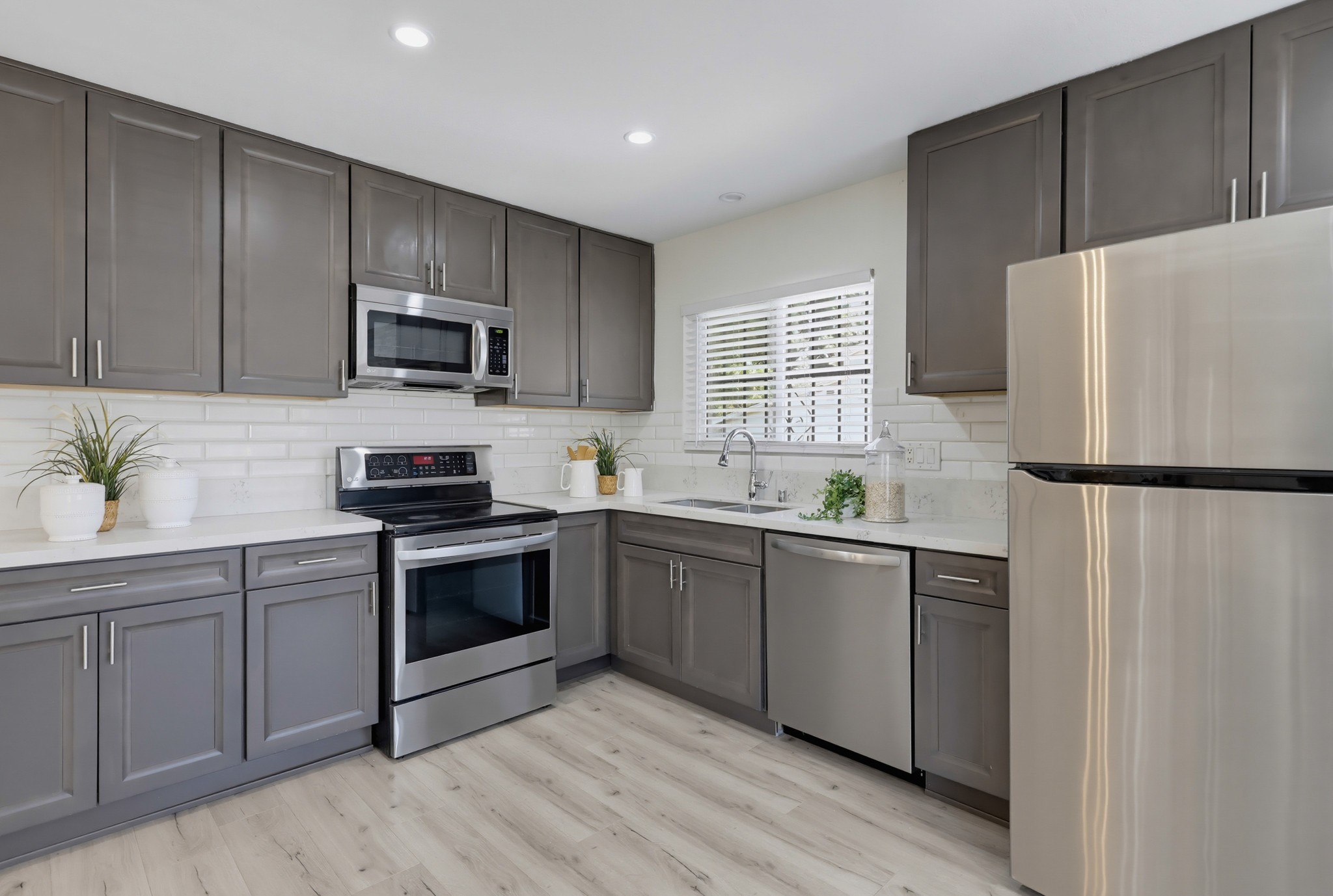 Virtual tour photo 21 of 48 for 6822 Camphor Ln