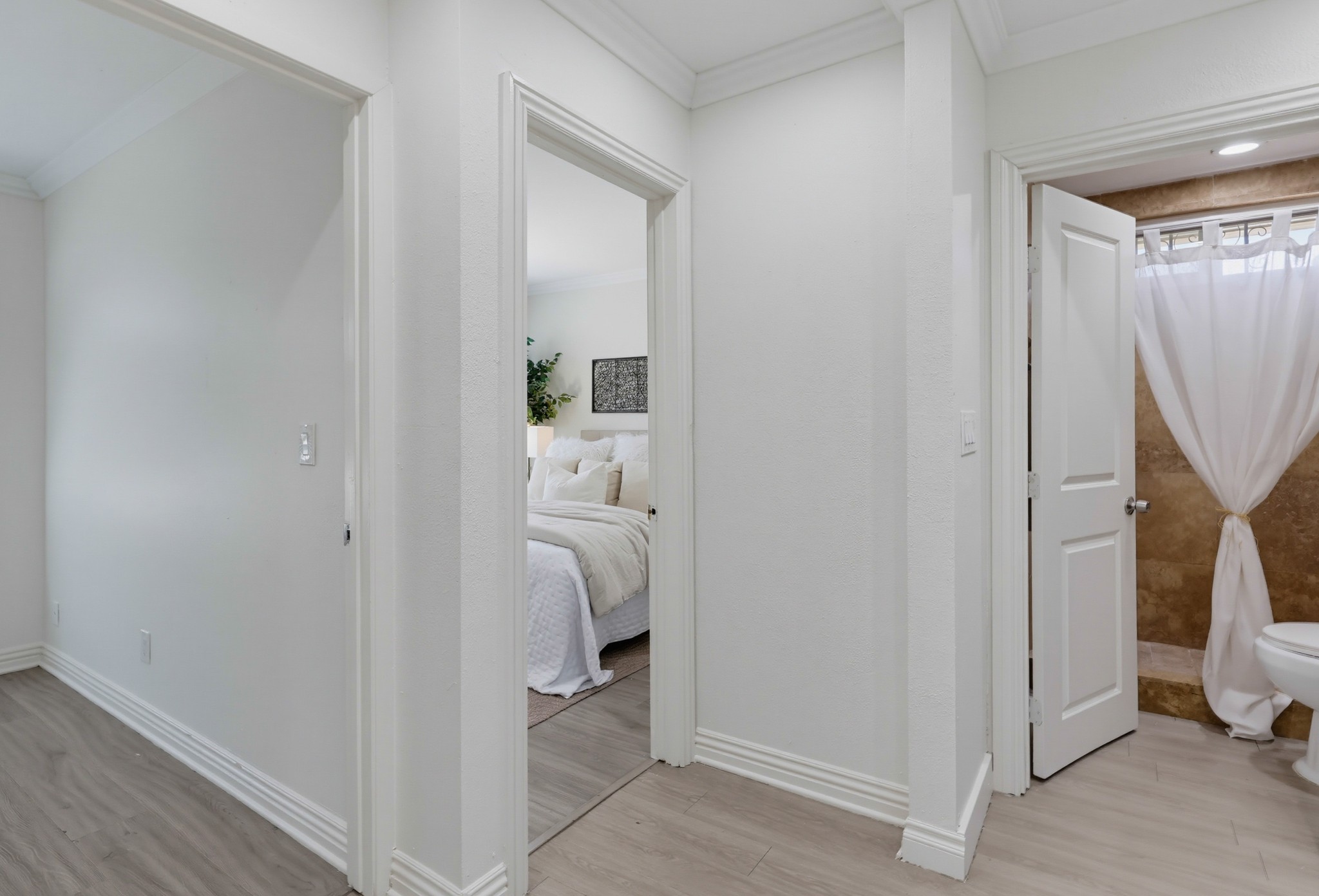 Virtual tour photo 26 of 48 for 6822 Camphor Ln