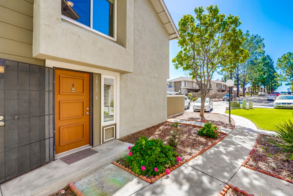 Virtual tour photo 4 of 44 for 6852 Panamint Row UNIT 4