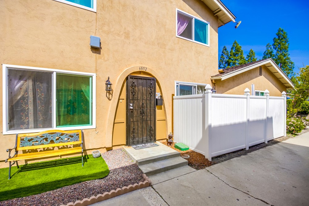 Virtual tour photo 1 of 43 for 6852 Parkside Ave