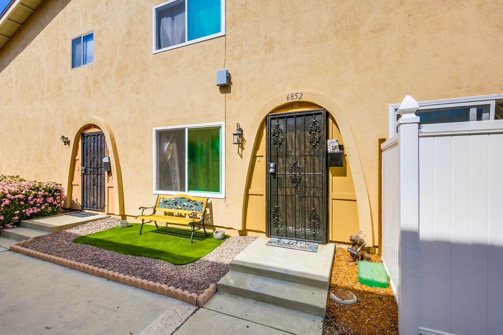 Virtual tour photo 3 of 43 for 6852 Parkside Ave
