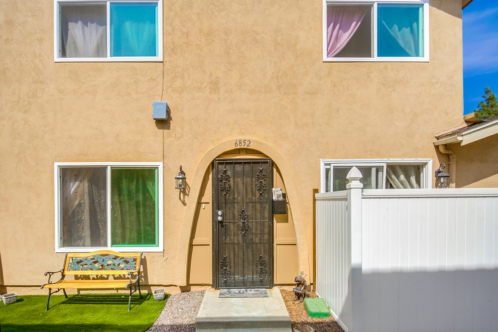 Virtual tour photo 4 of 43 for 6852 Parkside Ave