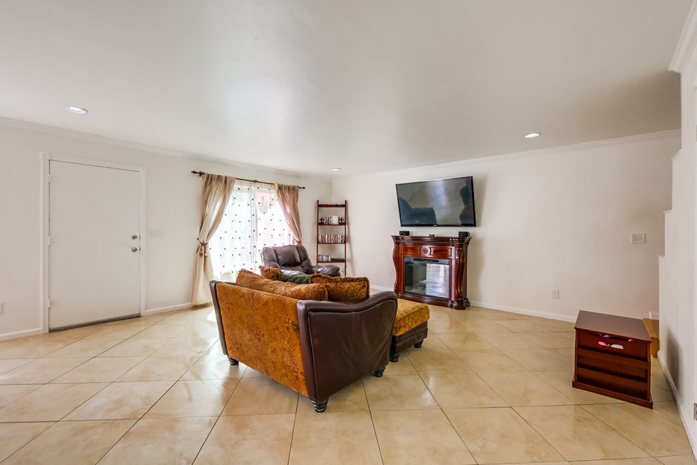 Virtual tour photo 6 of 43 for 6852 Parkside Ave