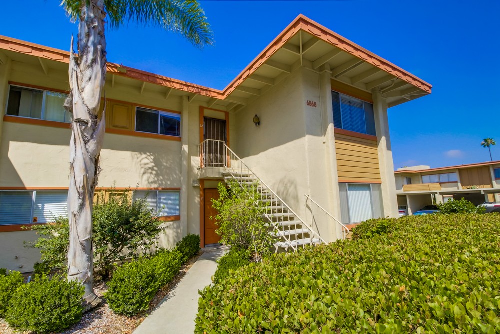 Virtual tour photo 4 of 29 for 6868 Hyde Park Dr Unit M