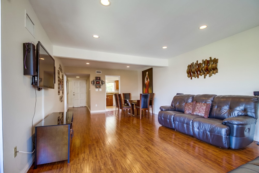 Virtual tour photo 7 of 29 for 6868 Hyde Park Dr Unit M