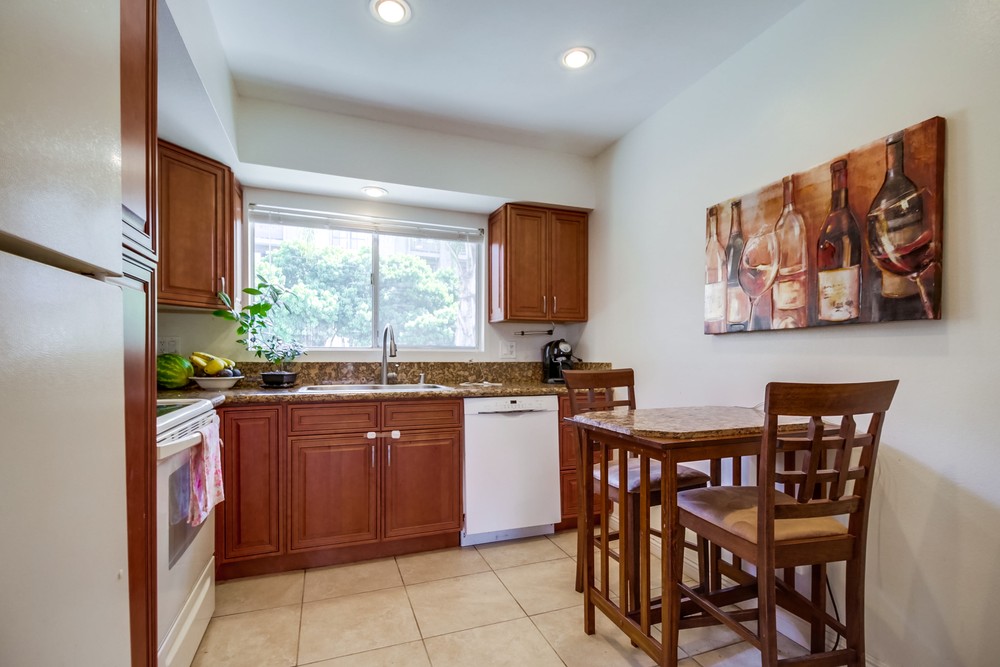 Virtual tour photo 13 of 29 for 6868 Hyde Park Dr Unit M