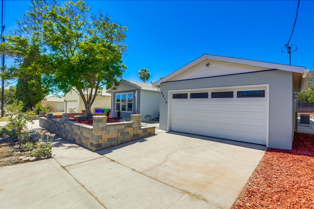 Virtual tour photo 4 of 50 for 6872 Ballinger Ave
