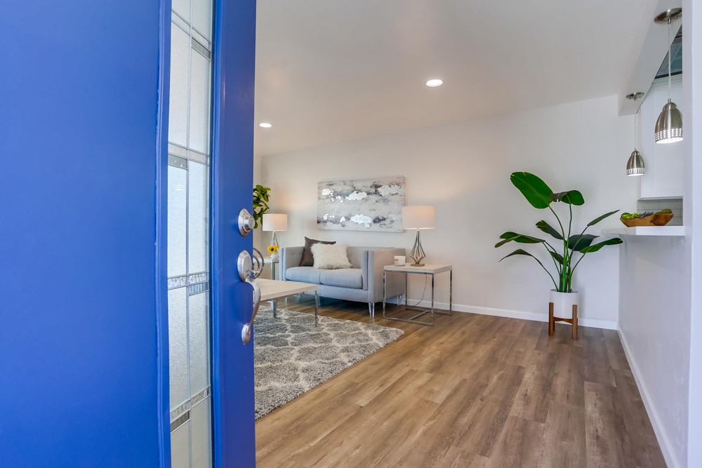 Virtual tour photo 6 of 50 for 6872 Ballinger Ave