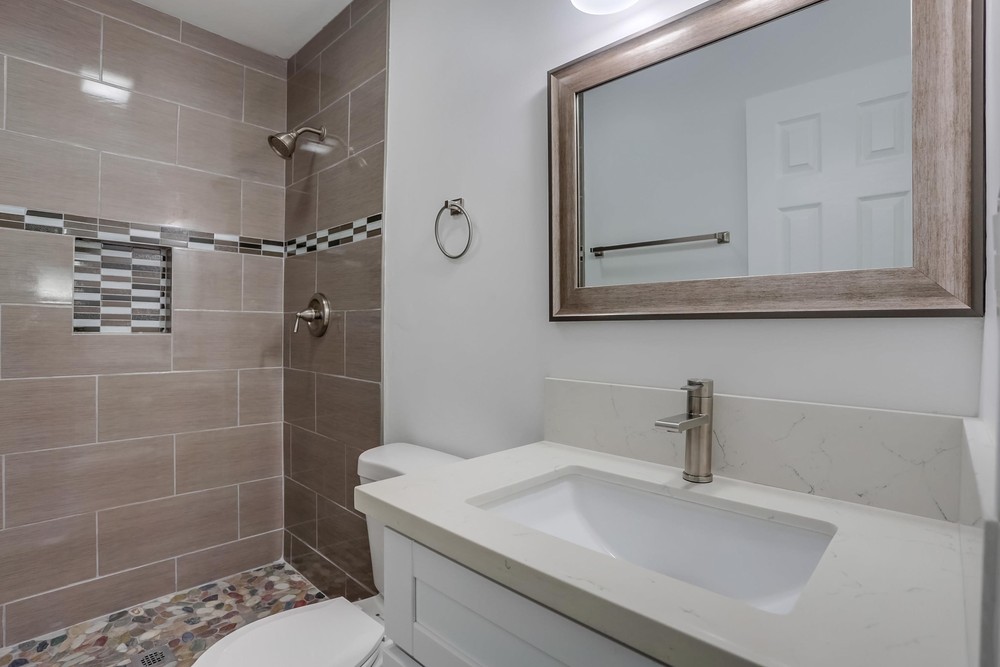 Virtual tour photo 25 of 50 for 6872 Ballinger Ave