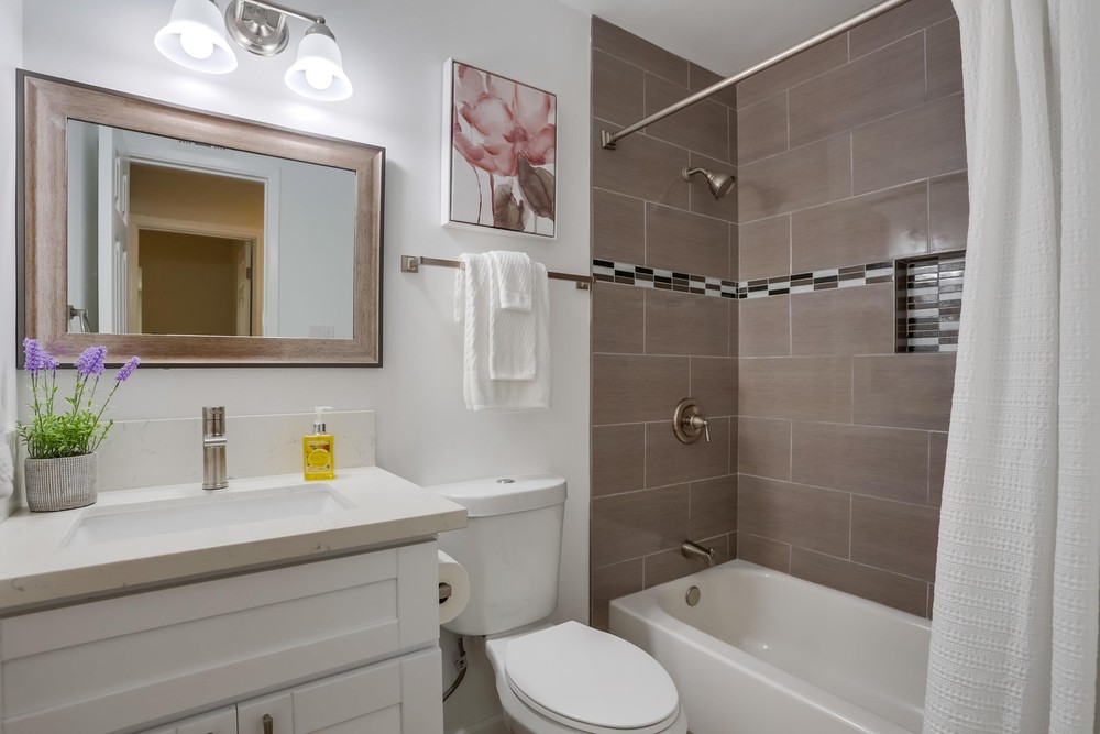 Virtual tour photo 34 of 50 for 6872 Ballinger Ave