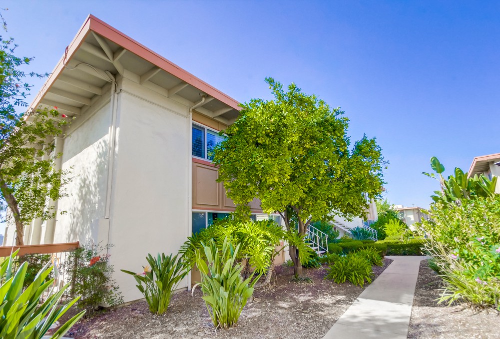 Virtual tour photo 3 of 47 for 6872 Hyde Park Dr