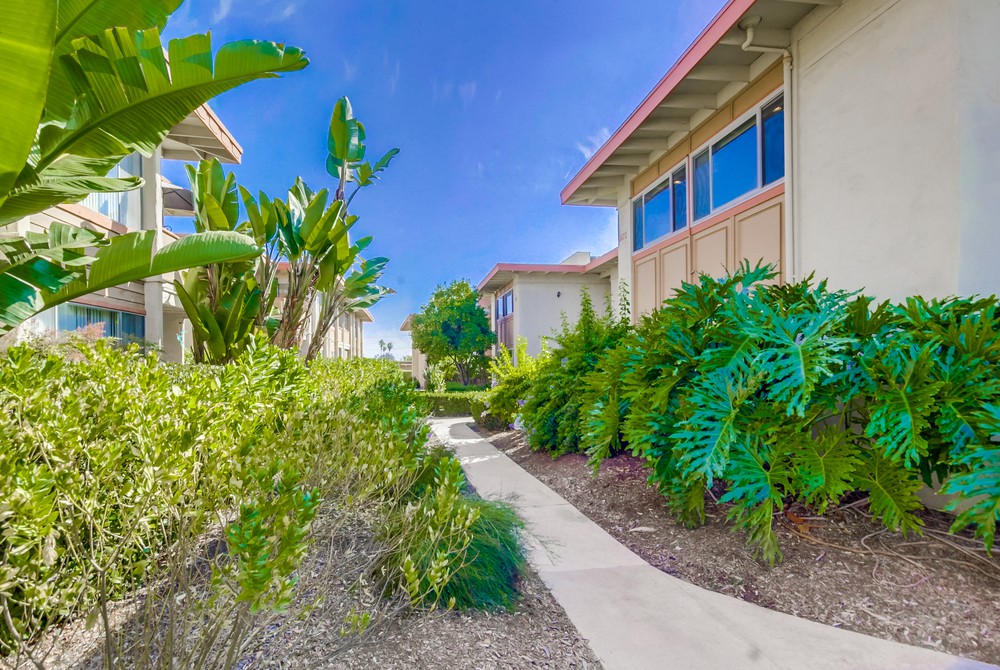 Virtual tour photo 5 of 47 for 6872 Hyde Park Dr