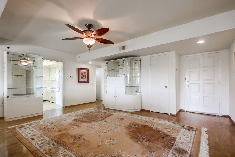 Virtual tour photo 16 of 47 for 6872 Hyde Park Dr
