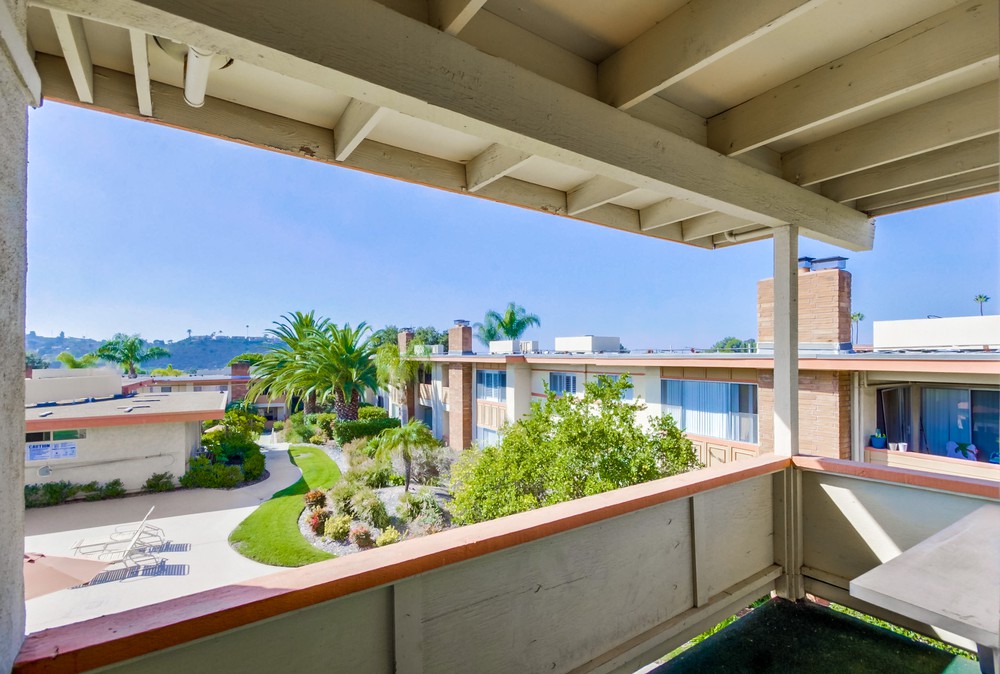 Virtual tour photo 40 of 47 for 6872 Hyde Park Dr