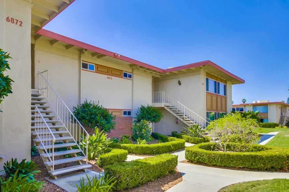 Virtual tour photo 4 of 46 for 6872 Hyde Park Drive