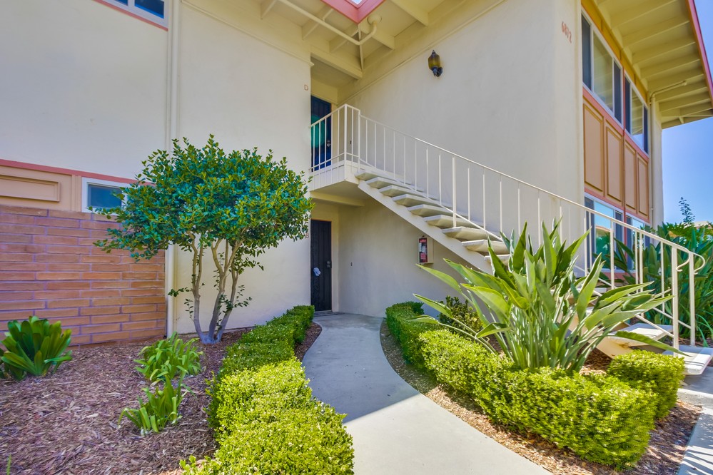 Virtual tour photo 5 of 46 for 6872 Hyde Park Drive