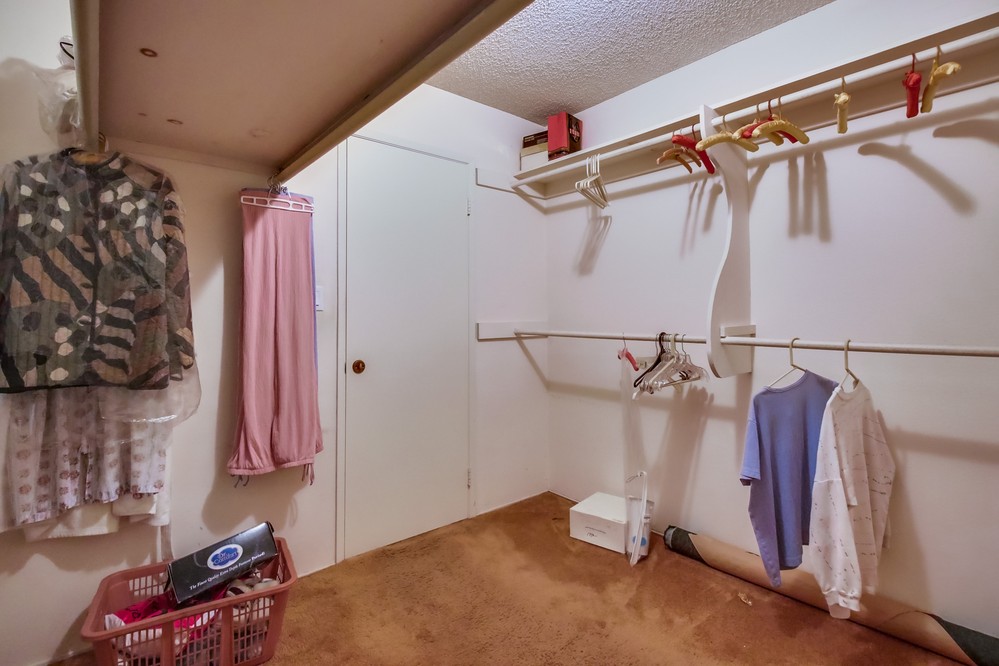 Virtual tour photo 28 of 46 for 6872 Hyde Park Drive