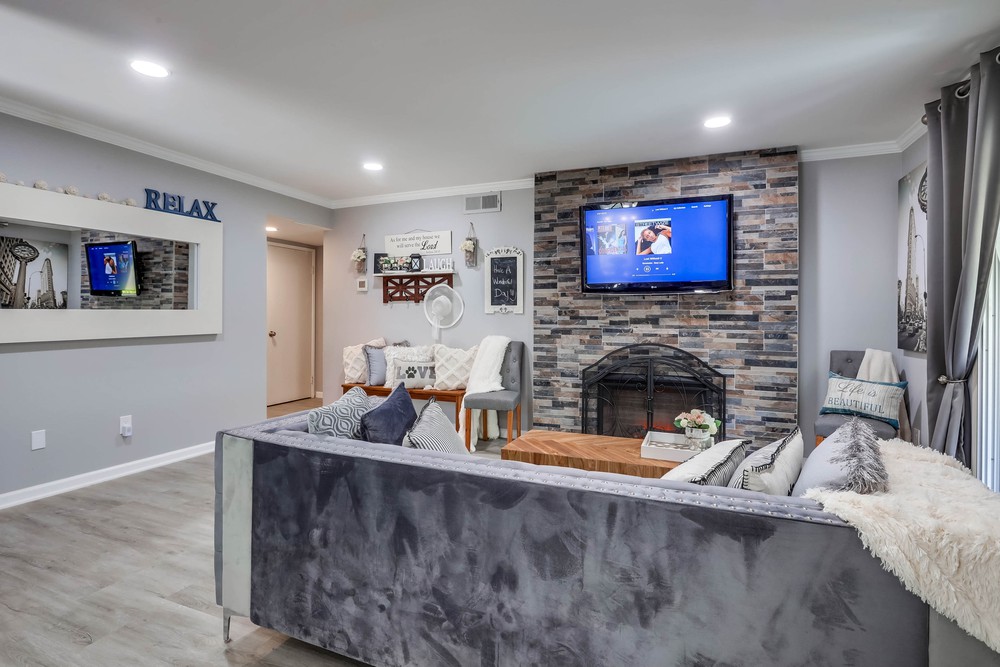 Virtual tour photo 4 of 33 for 6878 Navajo Rd
