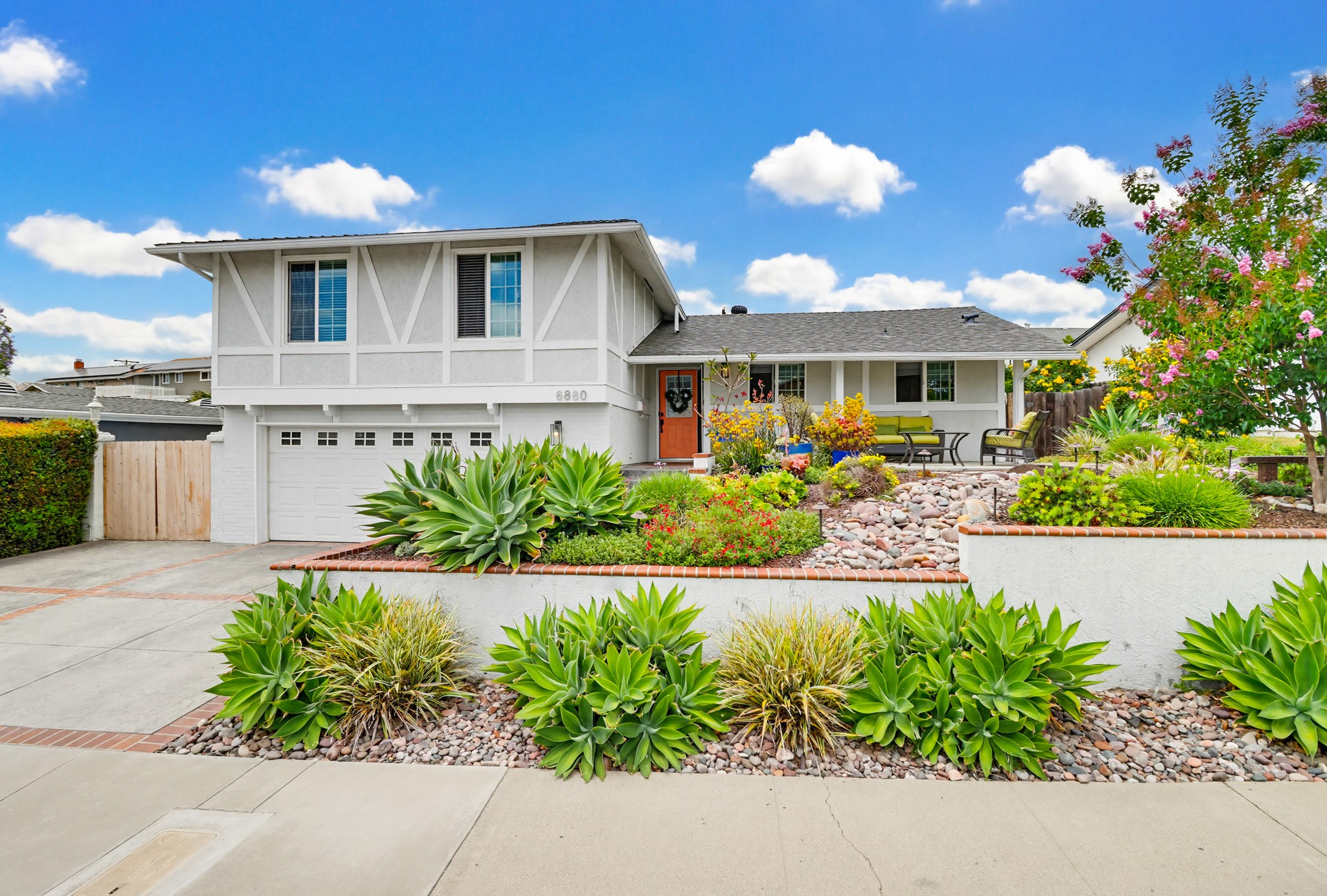 Virtual tour photo 4 of 39 for 6880 Wallsey Dr