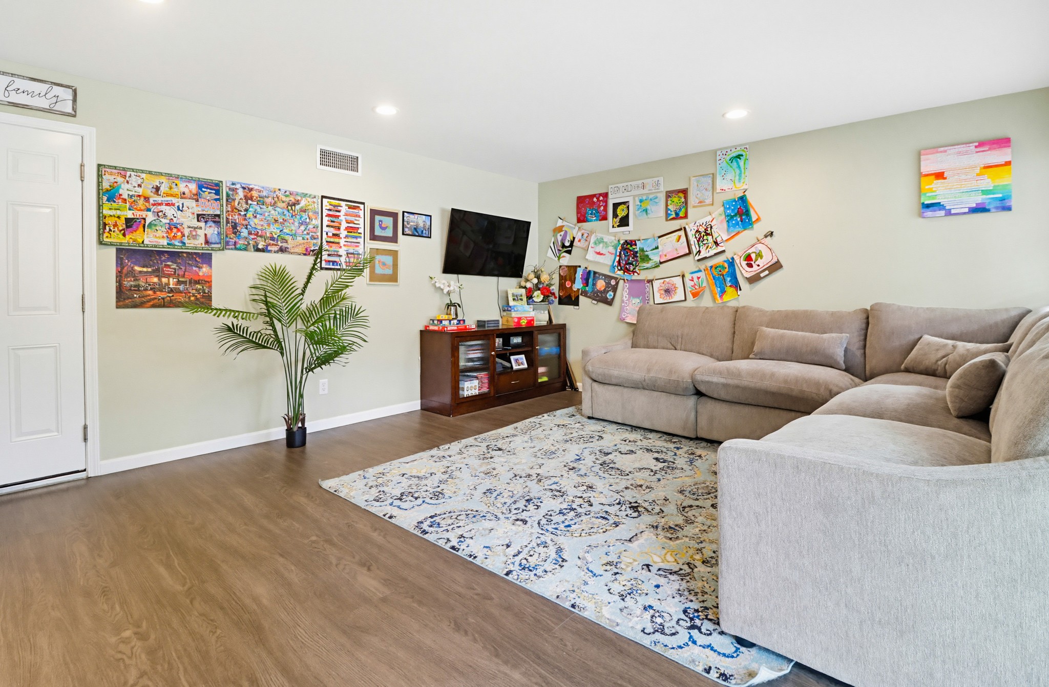 Virtual tour photo 20 of 39 for 6880 Wallsey Dr