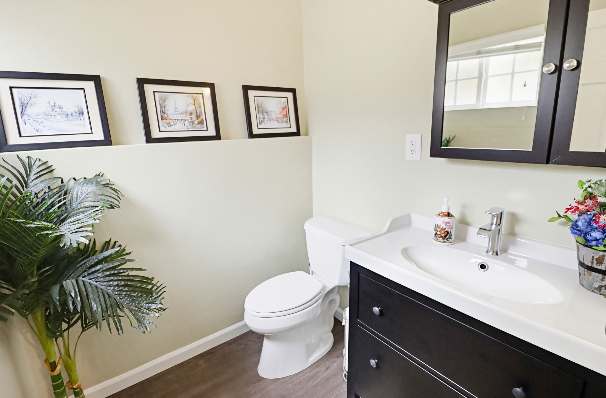 Virtual tour photo 25 of 39 for 6880 Wallsey Dr