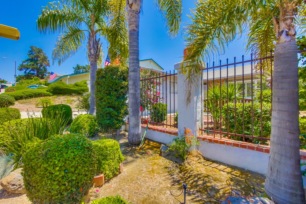 Virtual tour photo 5 of 36 for 6885 Lipmann St