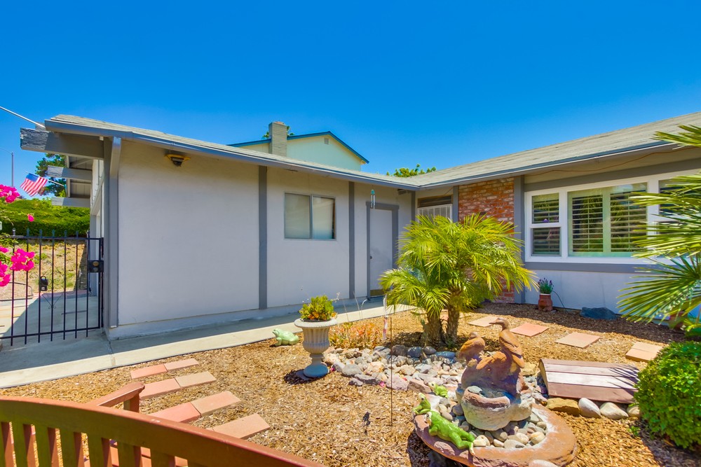 Virtual tour photo 7 of 36 for 6885 Lipmann St