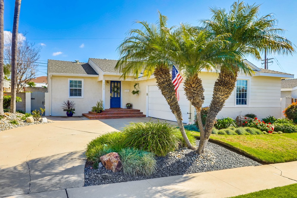 Virtual tour photo 1 of 38 for 6909 Glenroy St