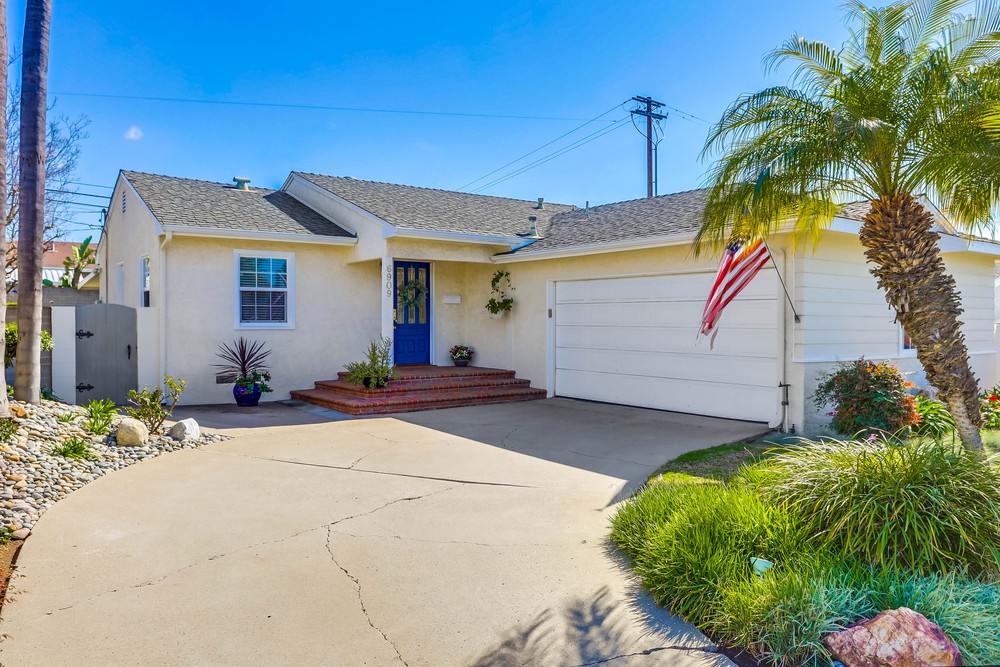 Virtual tour photo 4 of 38 for 6909 Glenroy St