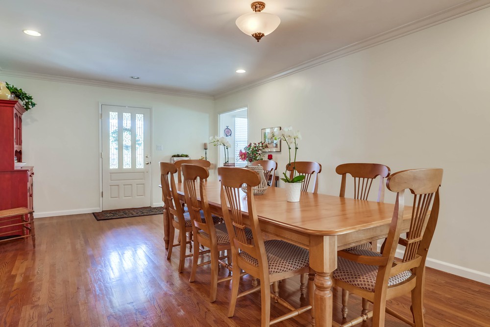 Virtual tour photo 8 of 38 for 6909 Glenroy St