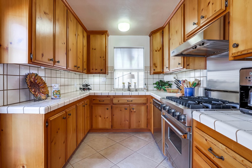 Virtual tour photo 17 of 38 for 6909 Glenroy St