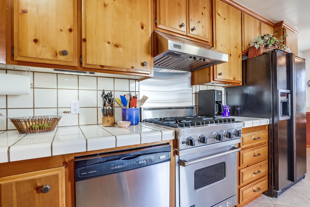 Virtual tour photo 18 of 38 for 6909 Glenroy St