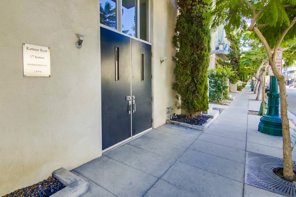 Virtual tour photo 3 of 30 for 691 W Cedar St