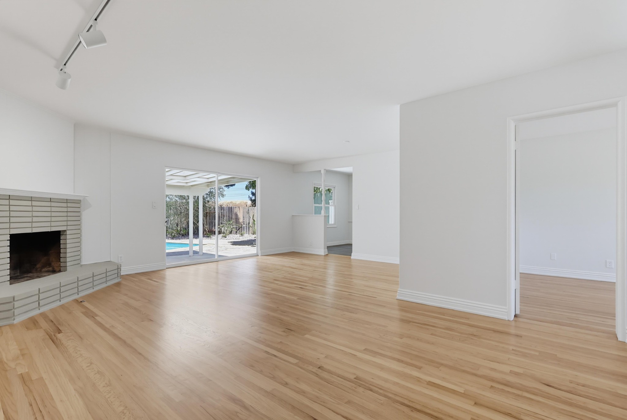 Virtual tour photo 11 of 93 for 6911 E Septimo St