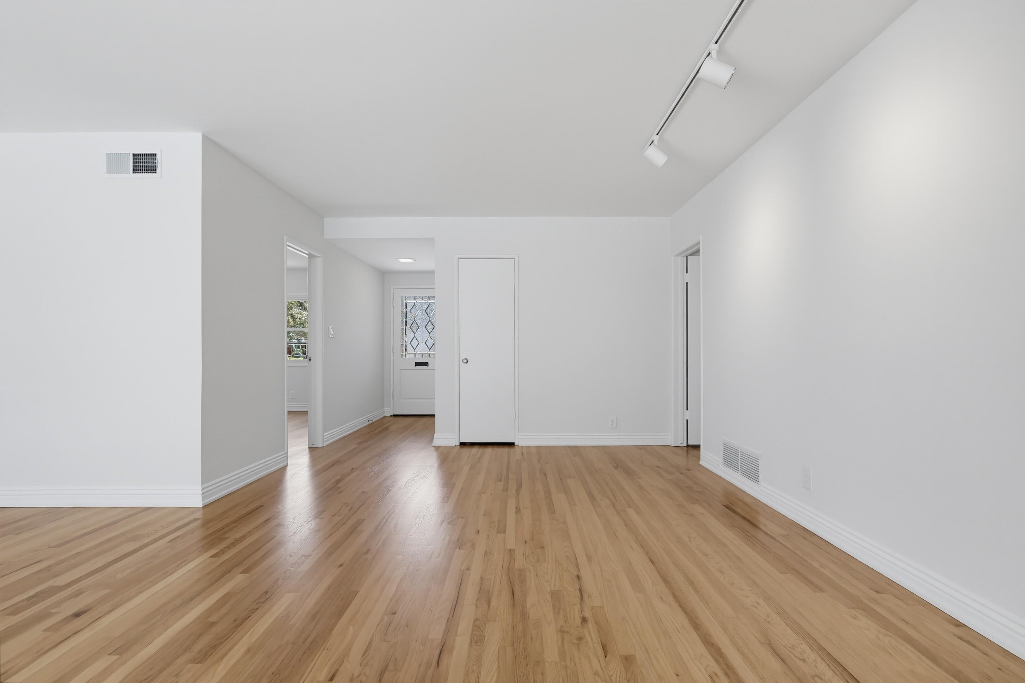 Virtual tour photo 16 of 93 for 6911 E Septimo St