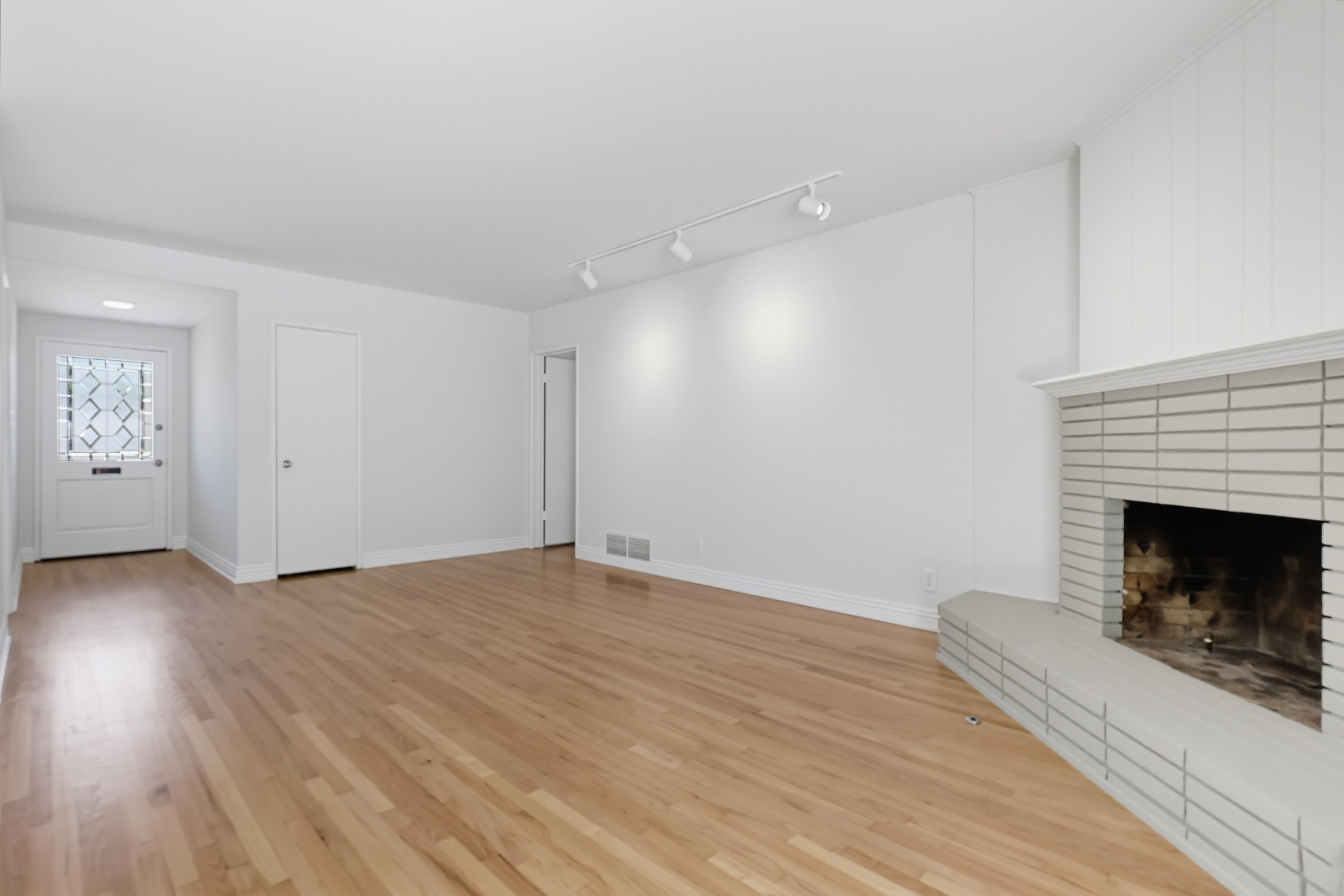 Virtual tour photo 17 of 93 for 6911 E Septimo St