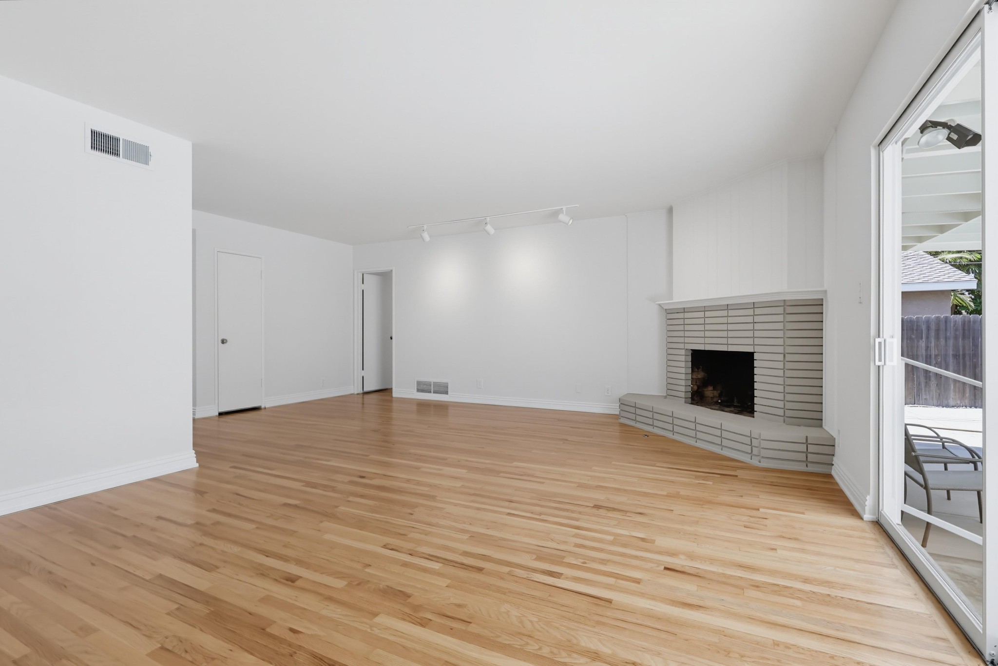 Virtual tour photo 22 of 93 for 6911 E Septimo St
