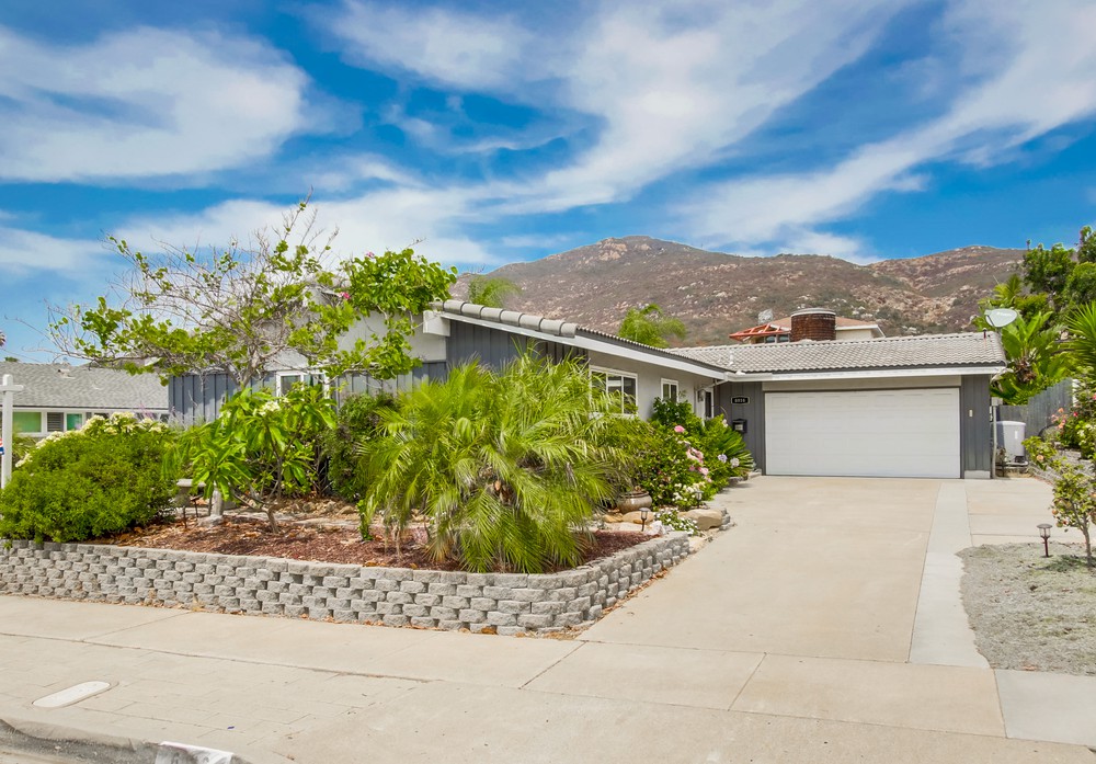 Virtual tour photo 1 of 40 for 6916 Cowles Mountain Blvd